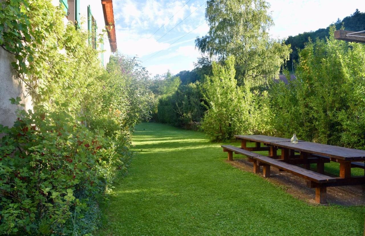 Spacious Apartment In Old Farm Close To Lac De Vouglans La Tour-du-Meix Dış mekan fotoğraf